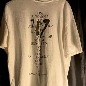 Vintage “U2” Band Tour Tee!